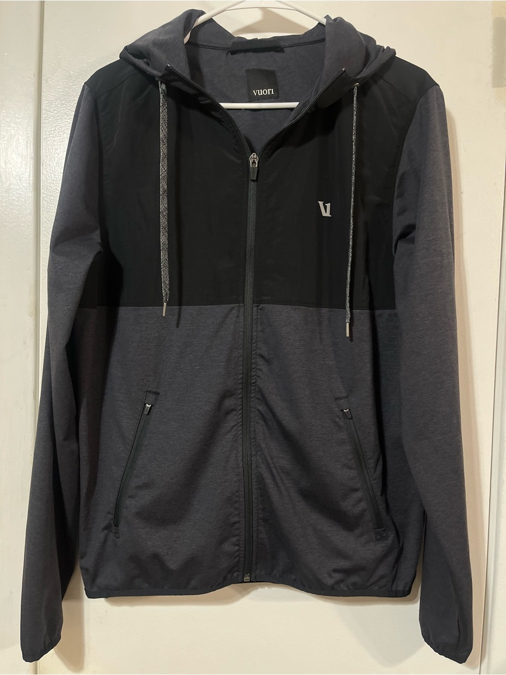 Vuori Men's Sunday Element Hooded Zippered Hooded Zip Jacket-black gray